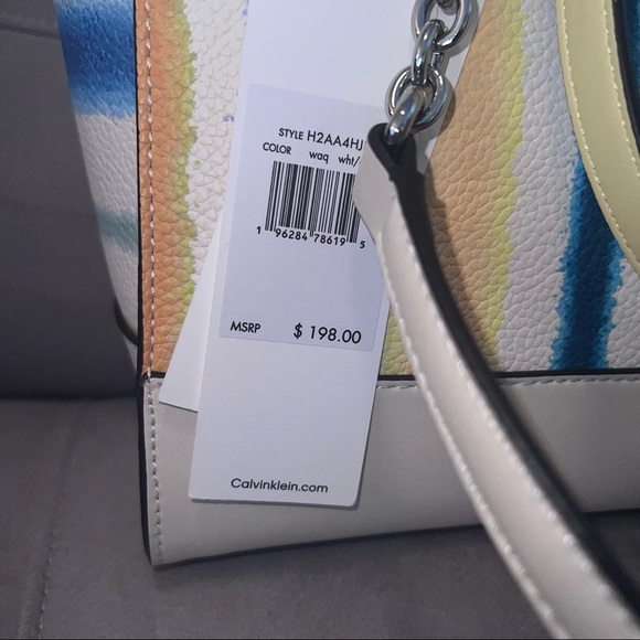 Calvin Klein Brand New Tote Bag with Coin Purse - Picture 10 of 10